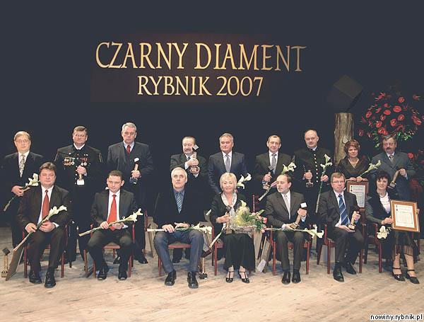 Tegoroczni laureaci statuetek Czarnego Diamentu. Zdjęcie: zbiory Izby Przemysłowo-Handlowej