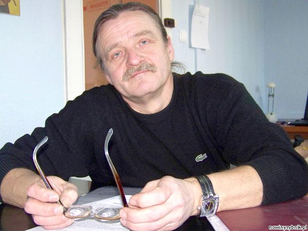 Piotr Cybułka, znany jako lider zespołu Poziom 600, jest chyba najbarwniejszym radnym powiatu wodzisławskiego