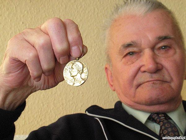 Leon Pytlik ze złotym medalem MP juniorów z 1950 roku