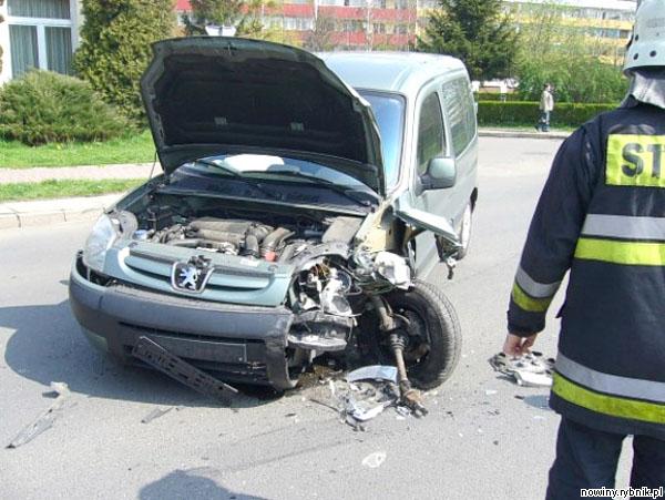 Przyczyną wypadku w Żorach była brawura kierowców. Zdjęcie: PSP Żory