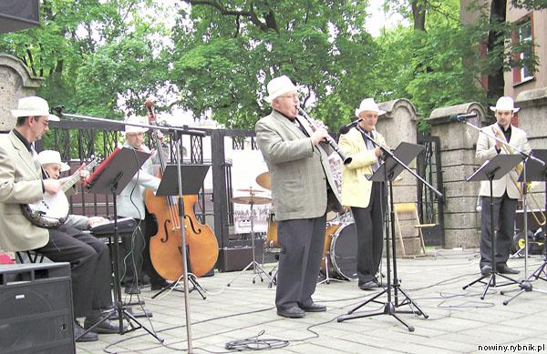 South Silesian Brass Band w czasie jednego z koncertów plenerowych. Zdjęcie: archiwum SSBB