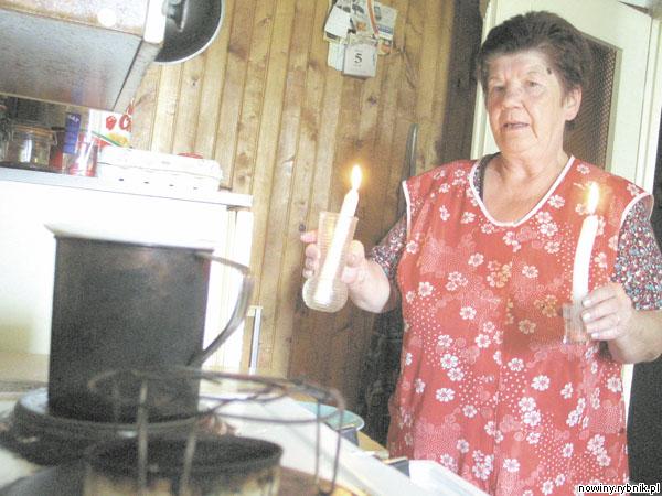 Po odcięciu prądu Anna Żmijewska spędza wieczory w egipskich ciemnościach, ponieważ pieniędzy na świeczki też jej nie starcza