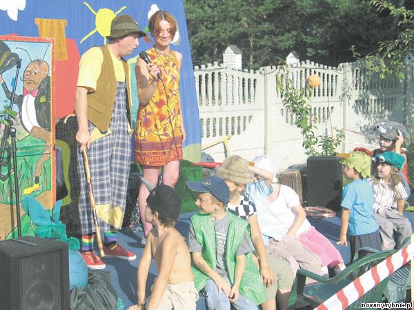 W czasie pikniku dzieci wzięły udział m.in. w przedstawieniu teatralnym o dziadku i rzepce