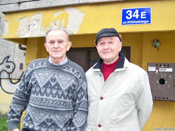 Czesław Wawoczny (z prawej) i Leszek Pawlaszczyk, byli pracownicy energetyki, nie mogą pojąć tej dziwnej sytuacji