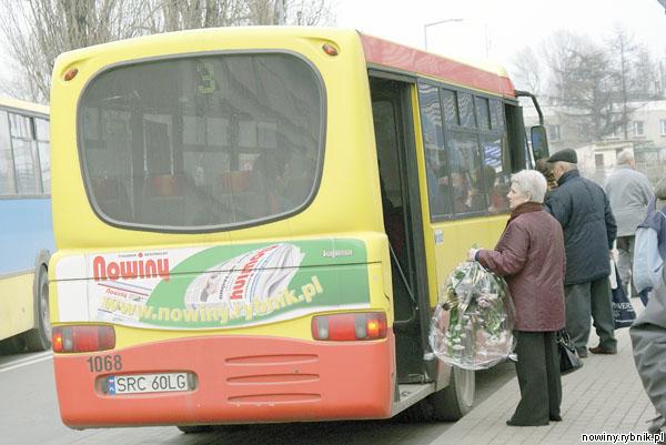 W autobusach miejskich z roku na rok ubywa pasażerów
