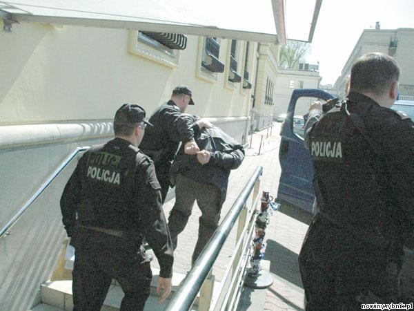 Gangsterów zatrzymali funkcjonariusze bielskiego CBŚ. Zdjęcie: materiały operacyjne policji