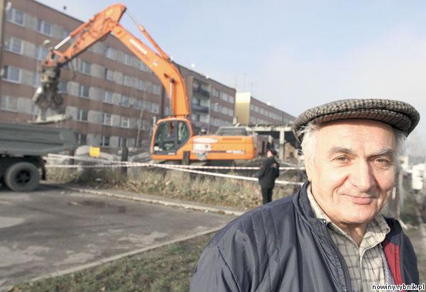 Jan Siadaczka ucieszył się z rozbiórki budowli, która od lat szpeciła osiedle Gwarków / Dominik Gajda