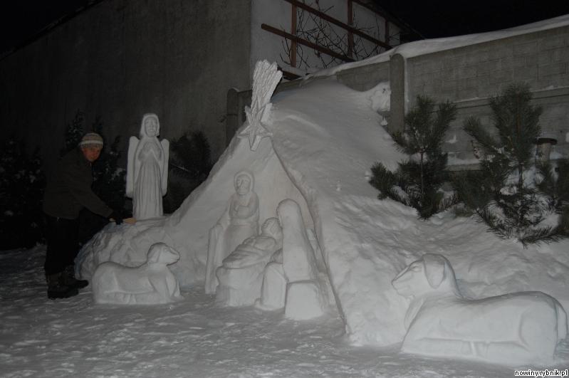 Stajenka to już kolejne śniegowe dzieło Henryka Foksa w tym sezonie. Pierwsza była święta Barbara / Ireneusz Stajer