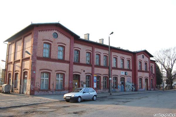 Gmina próbuje przejąć dworzec od 2005 roku / Ireneusz Stajer