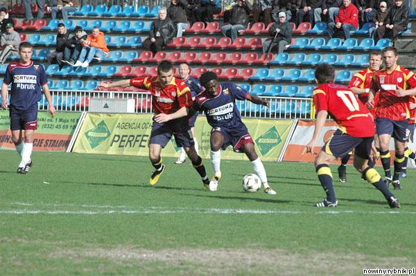 Kameruńczyk Jean Nganbe Nganbe zdobył jedynego gola dla Odry / Wacław Troszka