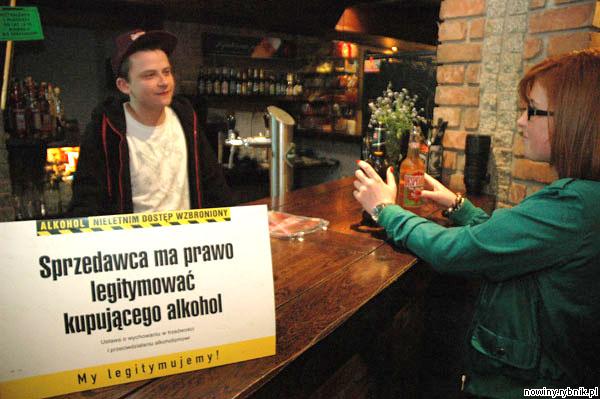 Coraz więcej lokali odmawia organizowania przyjęć z okazji osiemnastych urodzin / Wacław Troszka