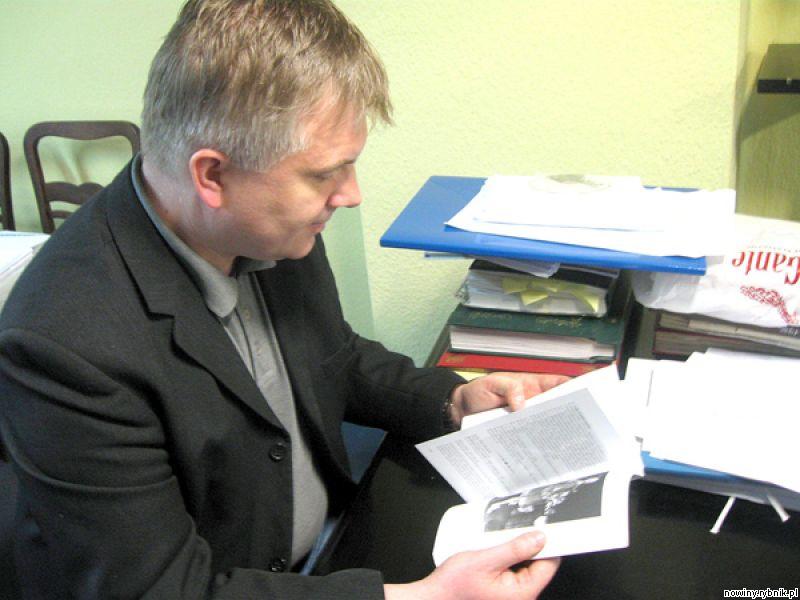 Doktor Bogdan Kloch prezentuje jedyną publikację o Lobkowicach w języku czeskim