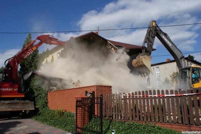 W sobotę zburzono najbardziej niebezpieczne części zawalonego domu / Tomasz Świstowski
