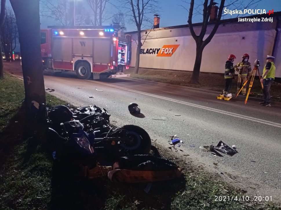 W wypadku zginął pasażer motorowerzysty
