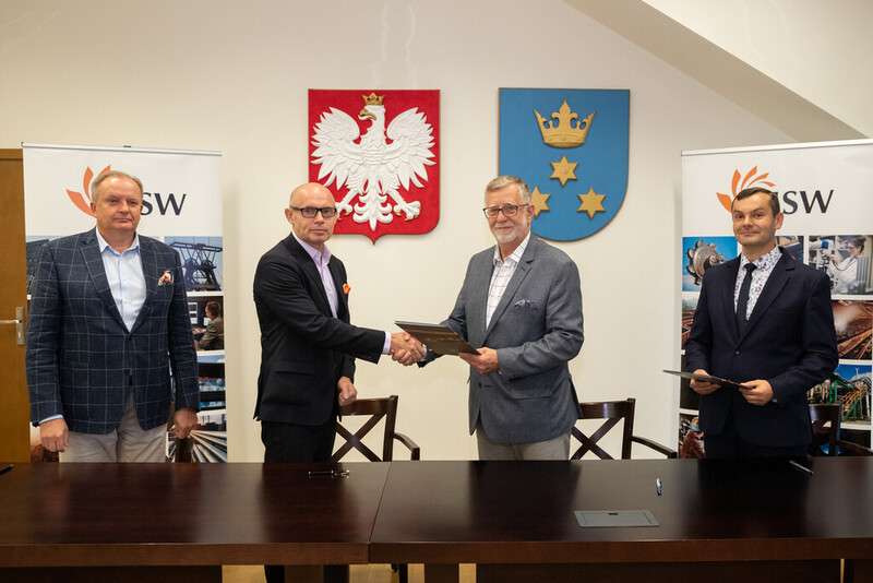 JSW Mateusz Paszek JSW i gmina Pawłowice podpisały umowę o kształceniu techników
