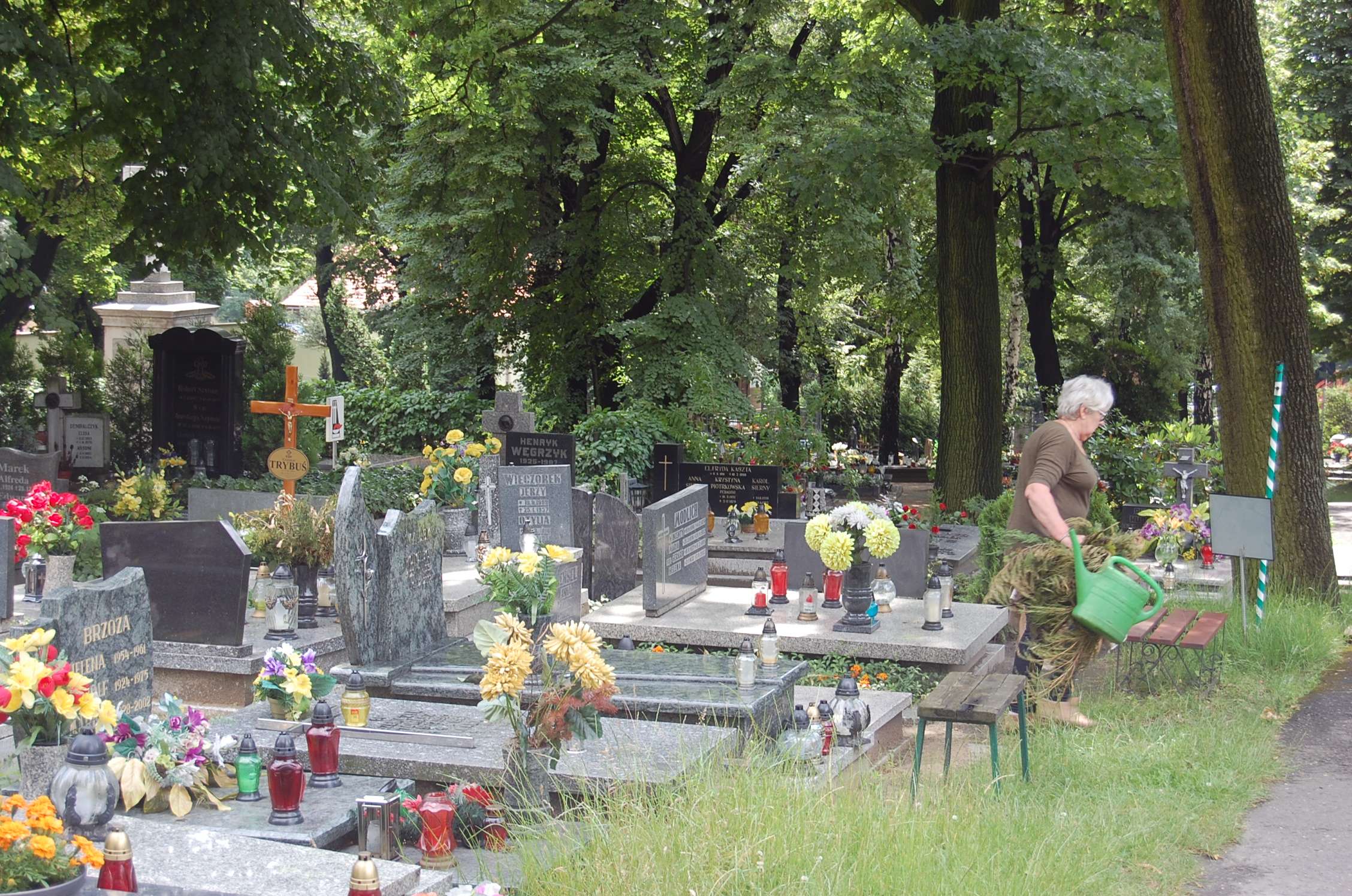 Dominik Gajda Na cmentarzach aż do 1 listopada ruch samochodowy będzie coraz większy  