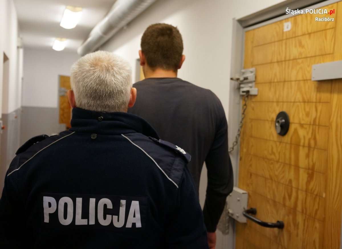 KPP Racibórz 28-latek został zatrzymany i trafił do policyjnego aresztu