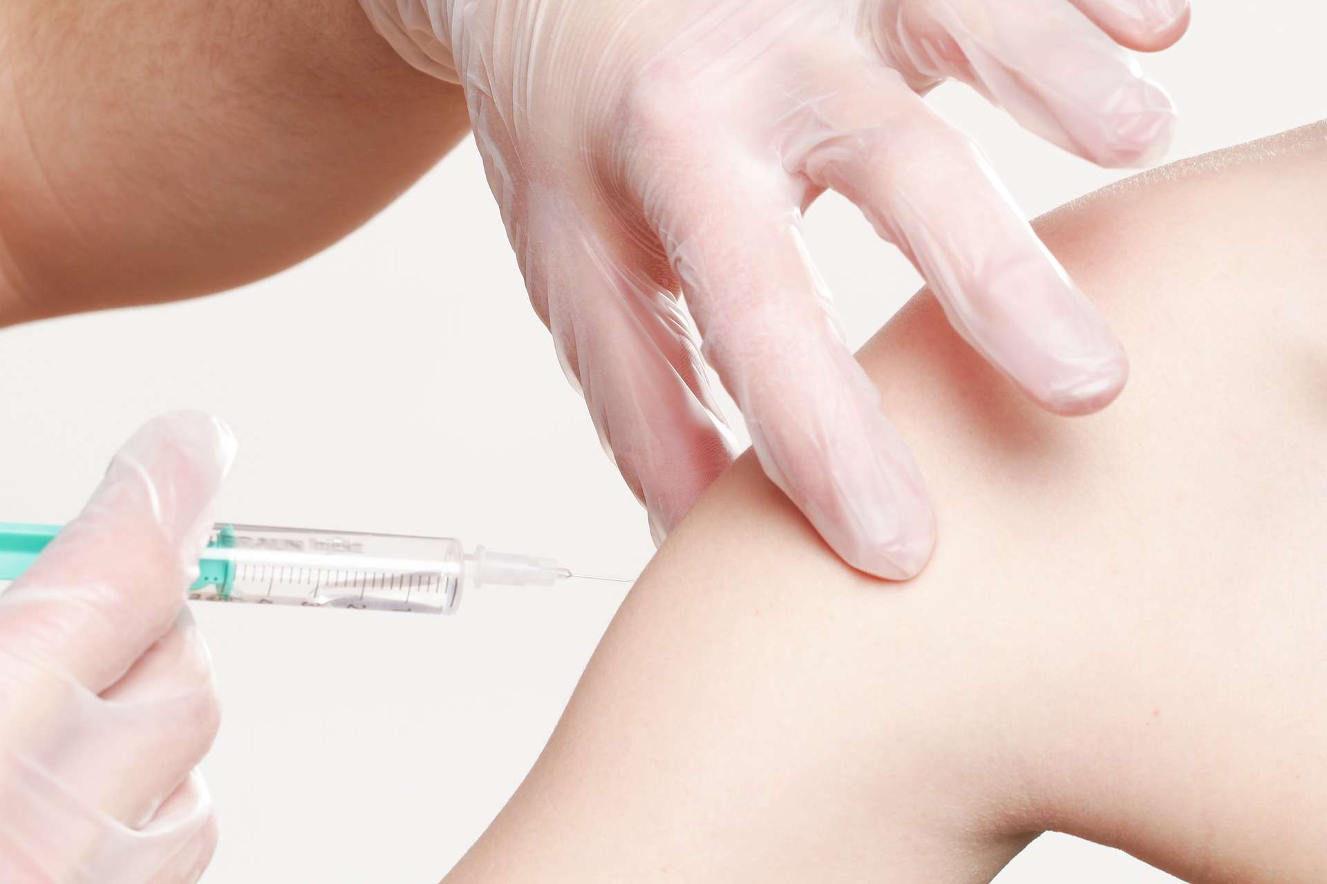 W Polsce wykonano ponad 53 mln 632 tys. szczepień przeciw COVID-19