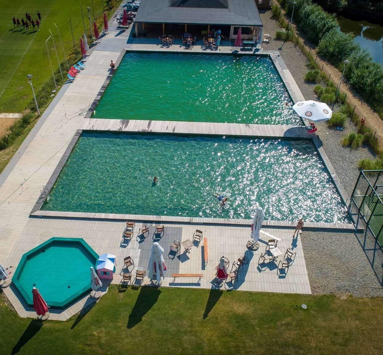 Gosław- centrum sportu z basenami oczyszczanymi biologicznie