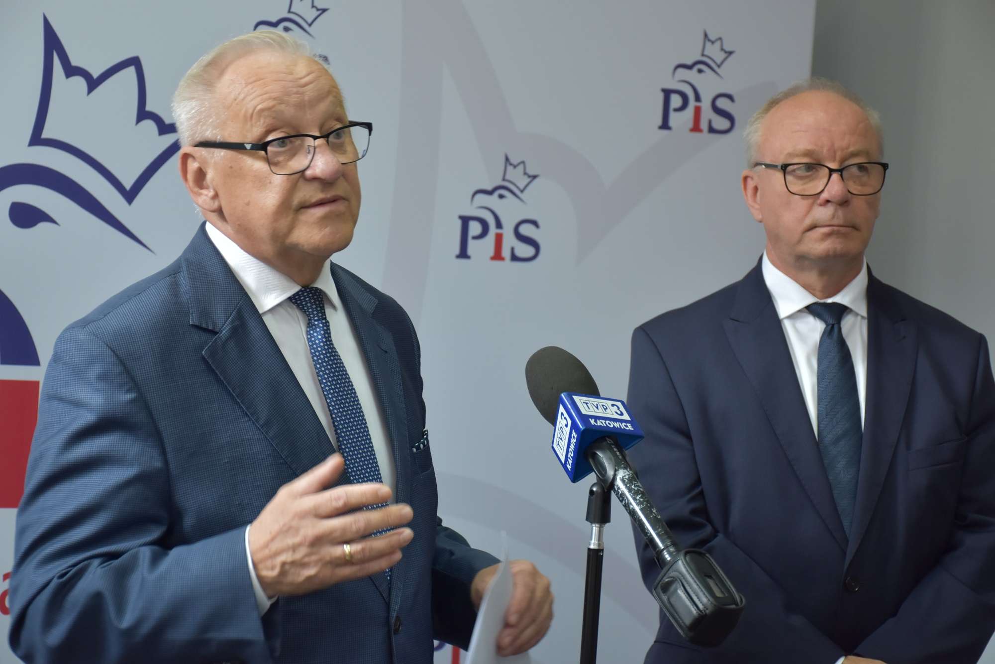 Ireneusz Stajer Poseł Bolesław Piecha i senator Wojciech Piecha mówili o rządowym programie wakacji kredytowych  